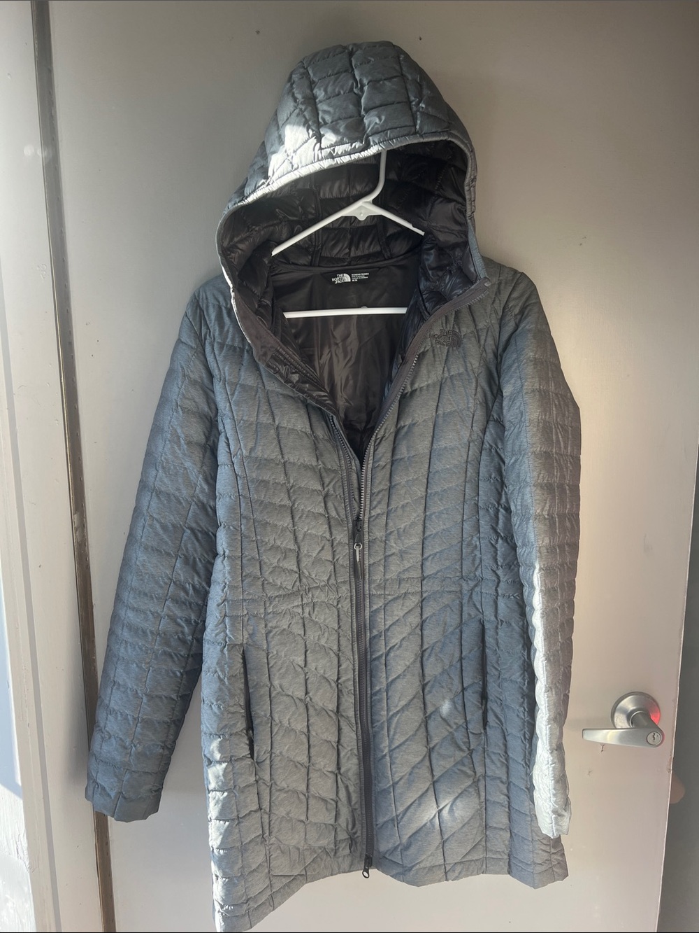 The North Face Women's Quilted Hooded Puffer Jacket - Gray